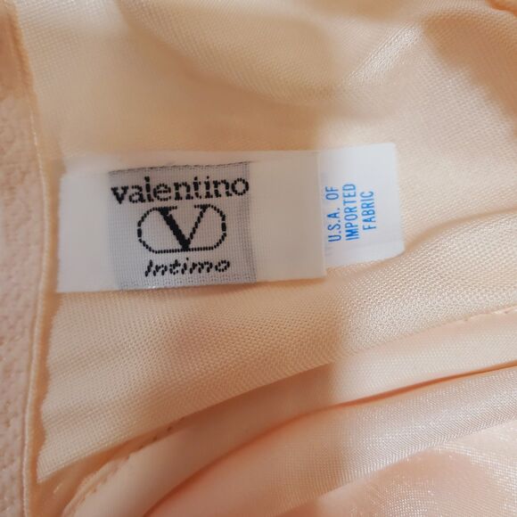Vtg Valentino Intimo Bra 36D pink/peach Lace Underwire NWT 02710 front close - Picture 6 of 8